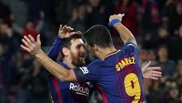 Barcelona akan bertamu ke Santiago Bernabeu untuk menjalani El Clasico pertama musim ini, Sabtu (23/12/2017). (REUTERS/Albert Gea)
