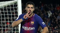 Luis Suarez (Barcelona) membayangi di posisi ketiga dengan 23 gol di La Liga 2017/2018 sejauh ini. Tidak ada golnya yang lahir dari penalti. (Foto: Albert Gea/Reuters)