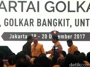 Akbar Tandjung Setuju Perubahan Kepengurusan, tapi Ada Syaratnya