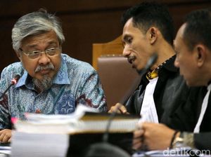 Vonis Nur Alam Diperberat Jadi 15 Tahun Penjara Vonis Nur Alam Diperberat Jadi 15 Tahun Penjara