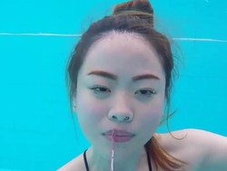 Wanita Pamer Tutorial Makeup di Dalam Air Ini Jadi Viral