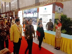 Bersama Megawati dan Habibie, Jokowi-JK Tiba di Munaslub Golkar