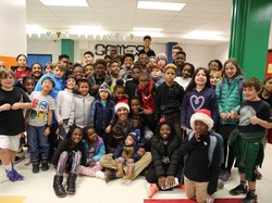 Saat Obama Kejutkan Anak-anak AS dengan Gaya Sinterklas