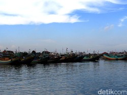 Sudah 3 Hari, Penyeberangan Jepara-Karimunjawa Masih Ditutup