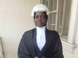 Kisah Viral Wanita Nigeria yang Berhijab tapi Pakai Rambut Palsu