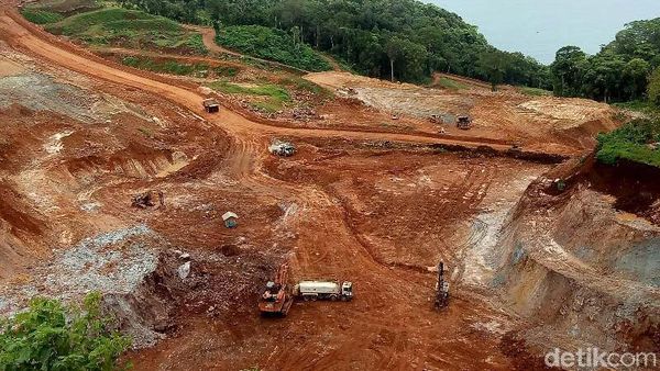Melihat Langsung Tambang Emas Gunung Tumpangpitu