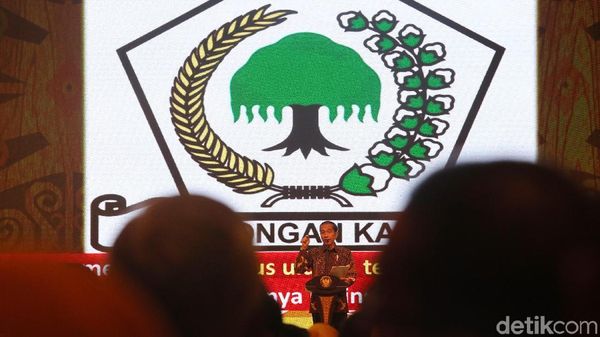Momen Jokowi Blak-blakan Soal Grup di Tubuh Golkar