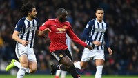 Lukaku tampil sebagai starter saat MU bertandang ke The Hawthorns, Minggu (17/12/2017) malam WIB. Dia tampil penuh di pertandingan tersebut. (Foto: Michael Regan/Getty Images)