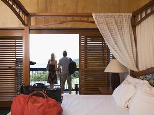 8 Tempat Sepi dan Terpencil yang Ngetren di Airbnb 8 Tempat Sepi dan Terpencil yang Ngetren di Airbnb