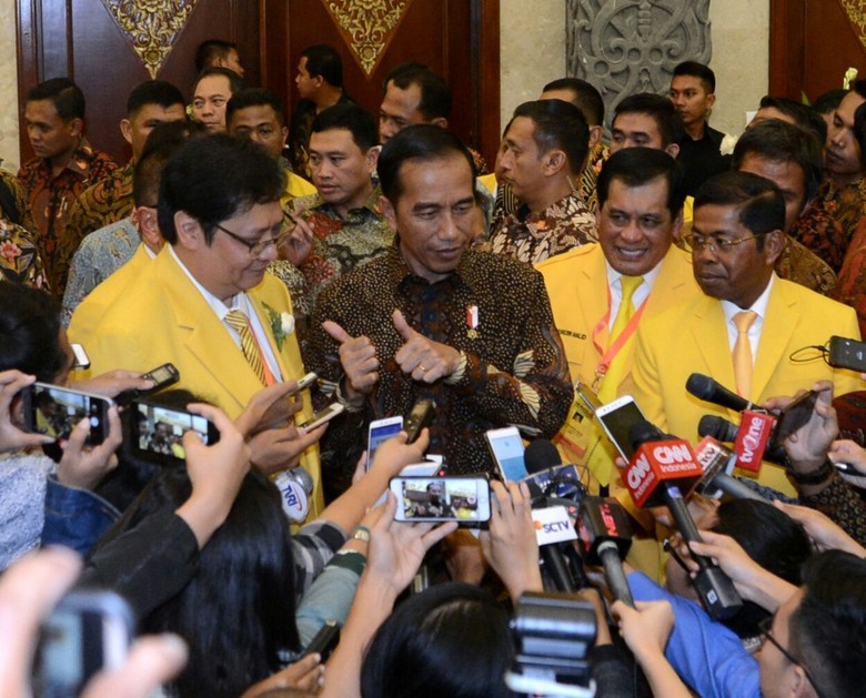 Jokowi yang Menguasai Golkar Jokowi yang Menguasai Golkar