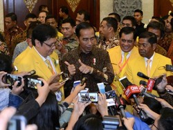 Puja Puji Airlangga untuk Jokowi dan PDIP di Munaslub Golkar