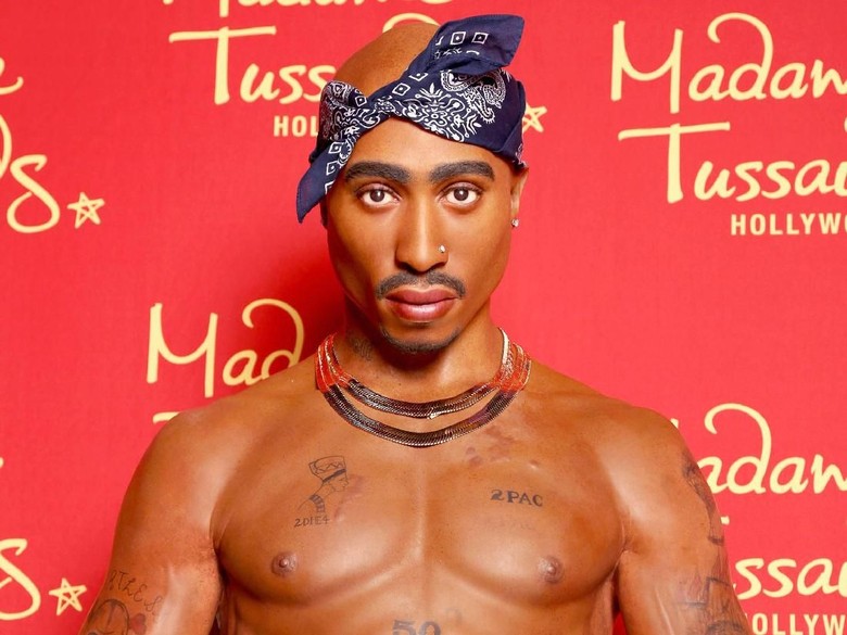 Patung lilin Tupac Shakur. Foto: Rachel Murray/Getty Images  for Madame Tussauds Hollywood