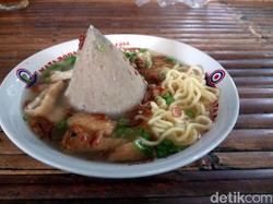Uniknya Bakso di Yogya, Bentuknya Seperti Tumpeng!