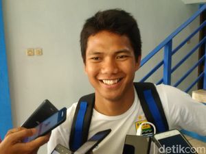Achmad Jufriyanto Tegaskan Masih Setia dengan Persib Achmad Jufriyanto Tegaskan Masih Setia dengan Persib