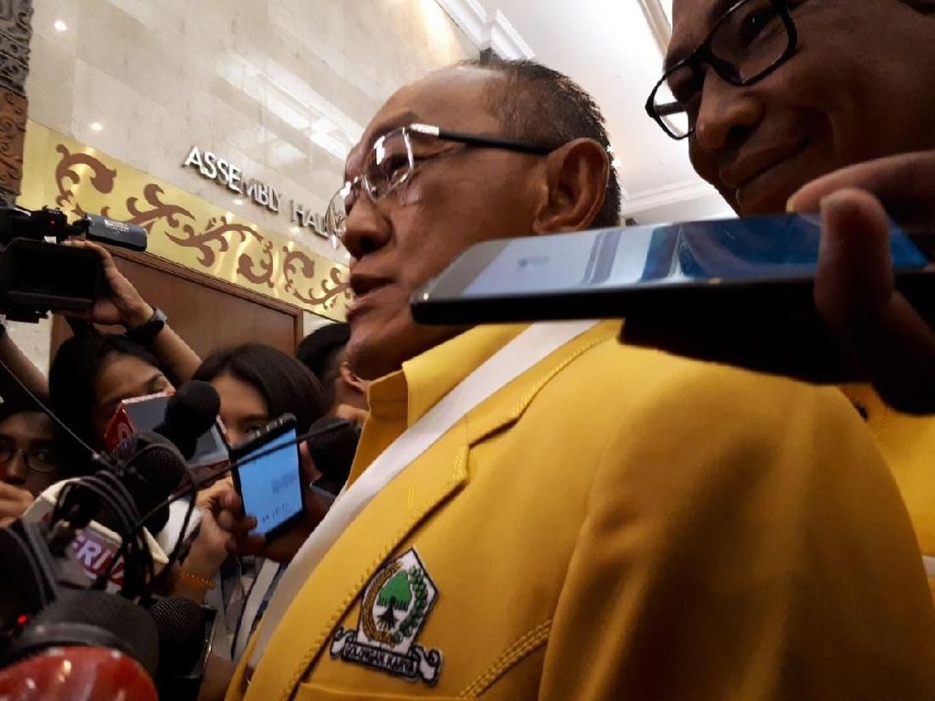 Ical Pastikan Tak Ada Aliran Uang e-KTP ke Rapimnas Golkar Ical Pastikan Tak Ada Aliran Uang e-KTP ke Rapimnas Golkar