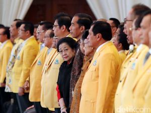 Gelora Tepuk Tangan dari Peserta Munaslub untuk Jokowi