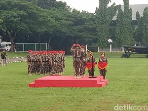 Panglima TNI Marsekal Hadi Terima Brevet Kehormatan dari Kopassus