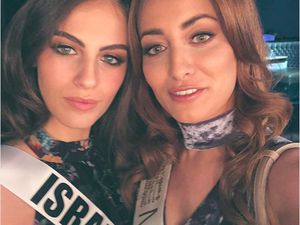 Duh! Miss Irak Terancam Dibunuh karena Selfie Bareng Miss Israel Duh! Miss Irak Terancam Dibunuh karena Selfie Bareng Miss Israel