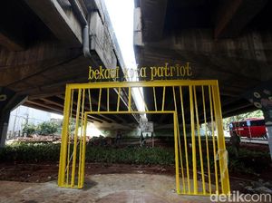 Kolong Tol JORR Jatiasih Disulap Jadi Taman