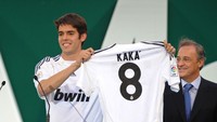 Real Madrid menjadikan Kaka sebagai pemain termahal di dunia setelah digaet dari AC Milan senilai 68,5 juta euro. Namun, cedera berkepanjangan menghancurkan karier pemilik Ballon dOr 2008 itu sehingga tempatnya digusur Mesut Oezil. Foto: Denis Doyle/Getty Images