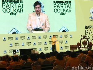 Luhut: Airlangga Tak akan Lakukan Perubahan Drastis pada Golkar