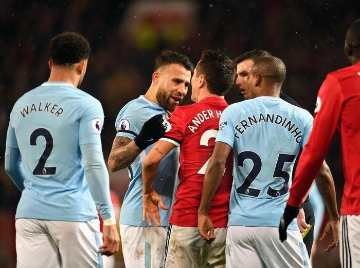 Ada peran lagu Dont Look Back In Anger dalam ribut-ribut di Derby Manchester (Michael Regan/Getty Images) Ada peran lagu Dont Look Back In Anger dalam ribut-ribut di Derby Manchester (Michael Regan/Getty Images)