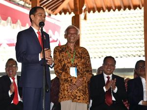 Foto: Pak Kasmujo, Dosen Pembimbing Skripsi Jokowi yang Dulu Galak
