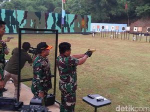 Marsekal Hadi Ikut Nembak di Lomba Tembak Piala Panglima