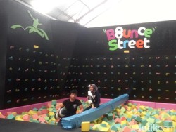 Main Trampolin, Wisata yang Kekinian