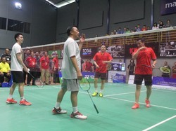 Ketika Menpora-Kevin Sanjaya Hadapi Legenda Ganda Putra