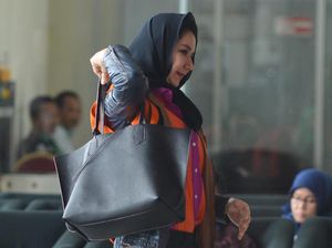 Diperiksa KPK, Bupati Rita: Saya Disuruh Senam Makanya Agak Montok Diperiksa KPK, Bupati Rita: Saya Disuruh Senam Makanya Agak Montok