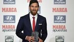 Foto: Messi Dianugerahi Trofi Pichichi & Alfredo Di Stefano