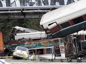 Penampakan Kereta Tabrak Truk Sampah di AS, Ratusan Penumpang Terluka Penampakan Kereta Tabrak Truk Sampah di AS, Ratusan Penumpang Terluka