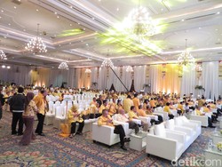 Munaslub Golkar Berlanjut, Sofa VVIP Dipasang Lagi