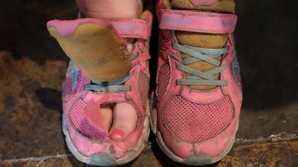 Foto: Idih, Ada Kontes Sepatu Paling Bau di New York