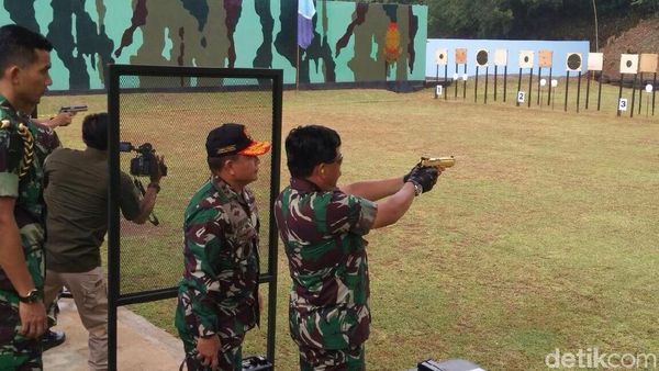 Dor Dor Dor! Begini Aksi Panglima TNI Tembakkan 23 Peluru