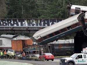 Kereta yang Terlempar dari Jembatan di AS Melebihi Batas Kecepatan Kereta yang Terlempar dari Jembatan di AS Melebihi Batas Kecepatan