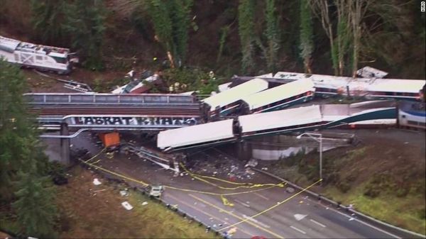 Begini Kondisi Kereta Amtrak yang Jatuh dari Jembatan di Washington