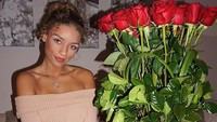 Frumes adalah seorang model Amerika Serikat, yang populer di media sosial. Dia masih berusia 24 tahun dan memiliki lebih dari 2,5 juta pengikut di Instagram. (Foto: instagram @JenaFrumes)