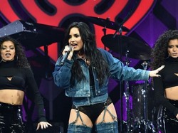 Fans Ungkap Strategi Demi Lovato PDKT dengan Henry Cavill