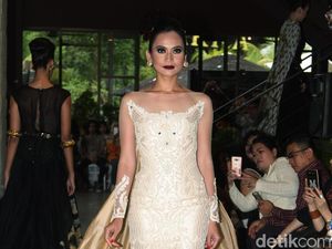 Foto: 20 Koleksi Terbaru Adji Notonegoro Batik Prada Nusantara