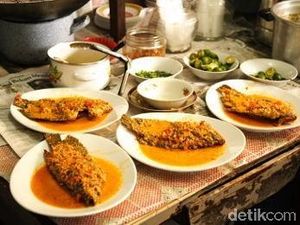 Nyang Ini Pecak Gurame Punye Babe