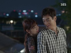 12 Cara Membuat Pria Jatuh Cinta Berdasarkan Zodiaknya