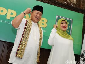 Pesan Timses Arinal untuk Orang Tua yang Pasang Atribut ke Anak Pesan Timses Arinal untuk Orang Tua yang Pasang Atribut ke Anak