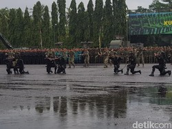 Saat Aksi Prajurit TNI Makan Ular Jadi Sorotan Media Asing
