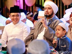 Puncak Hari Jadi, Banyuwangi Kumandangkan Shalawat dan Doa