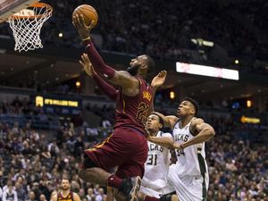 LeBron 39 Poin, Cavs Tumbang di Milwaukee