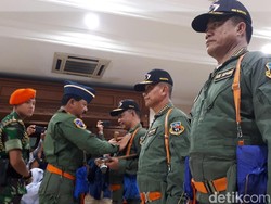 Kapolri, KSAD dan KSAL Diberi Brevet Wings Kehormatan TNI AU