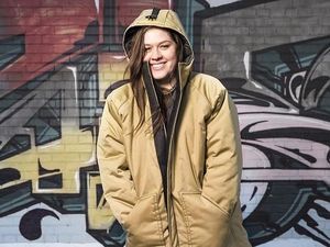 Keren! Wanita Ini Berikan Kehangatan Bagi Para Tunawisma