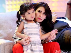 Ayah Rojak Mohon Doa Ayu Ting Ting Kelak Dapatkan Suami yang Sayang